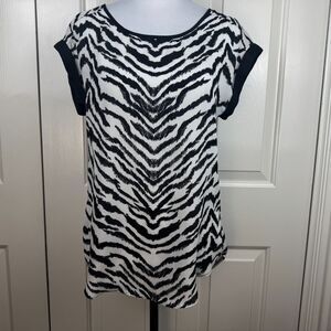 Express Women Top Sz XS Semi Sheer Zebra Black & White Round Neck Cap Sleeve